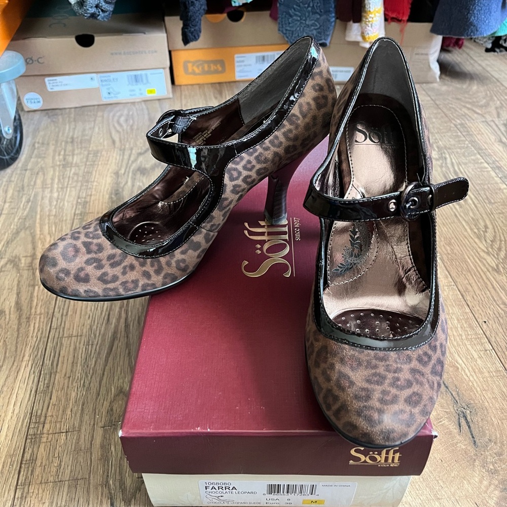 Sofft Leopard Pumps